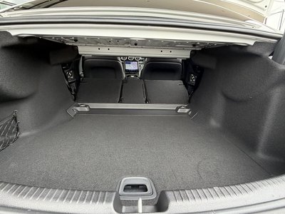صورة مصغرة 33 لـ 2025 Mercedes-BENZ C-CLASS