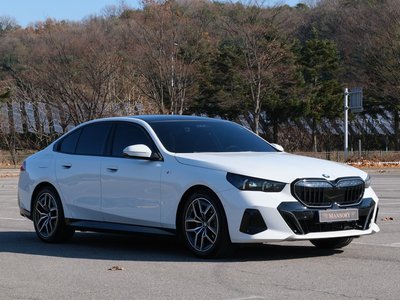 BMW 5 SERIES