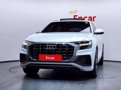 AUDI Q8 - 2