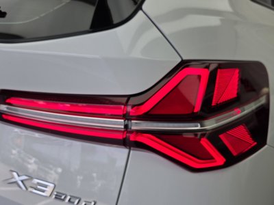 صورة 10 لـ 2024 BMW X3