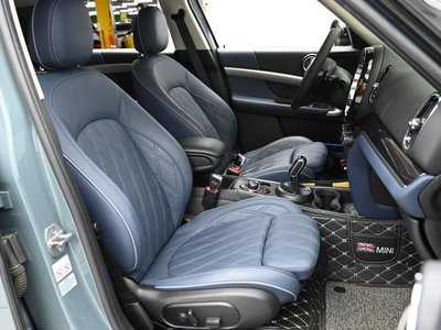 MINI COUNTRYMAN - 10