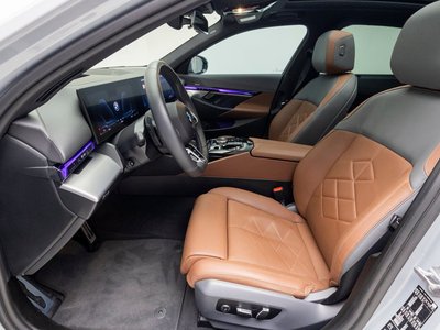 2024 BMW 5 SERIES — фото 10