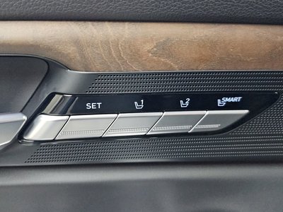2021 Genesis G90 — миниатюра 38