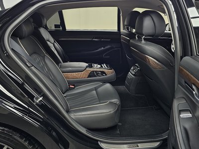2021 Genesis G90 — миниатюра 17