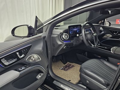 MERCEDES-BENZ EQS - 10