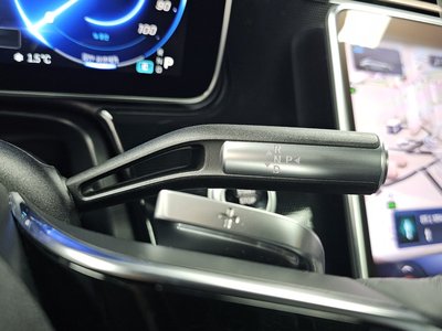 MERCEDES-BENZ EQS - 9