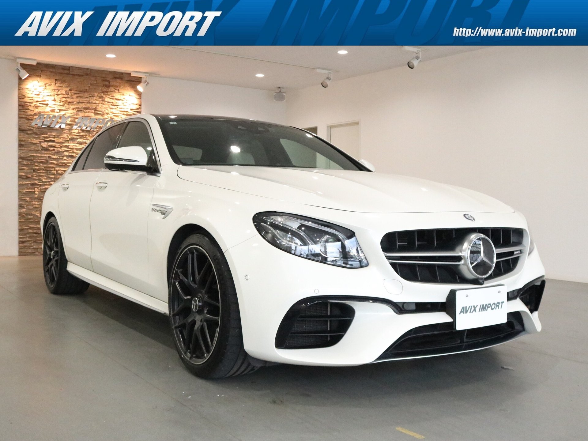 MERCEDES-BENZ E-CLASS AMG - View 1