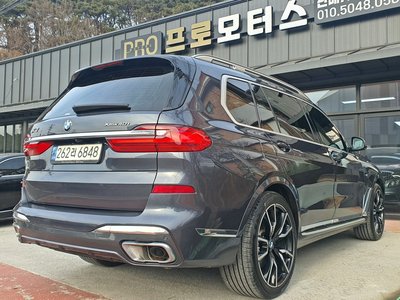 2021 BMW X7 照片 2