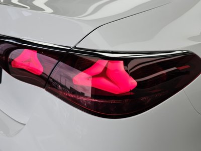 صورة 10 لـ 2025 Mercedes-BENZ E-CLASS