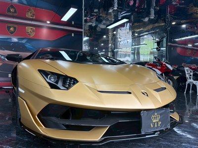 LAMBORGHINI AVENTADOR - 9