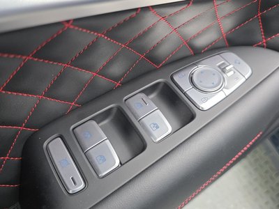 2021 Genesis THE NEW G70 — миниатюра 33
