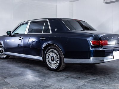 TOYOTA CENTURY - 10