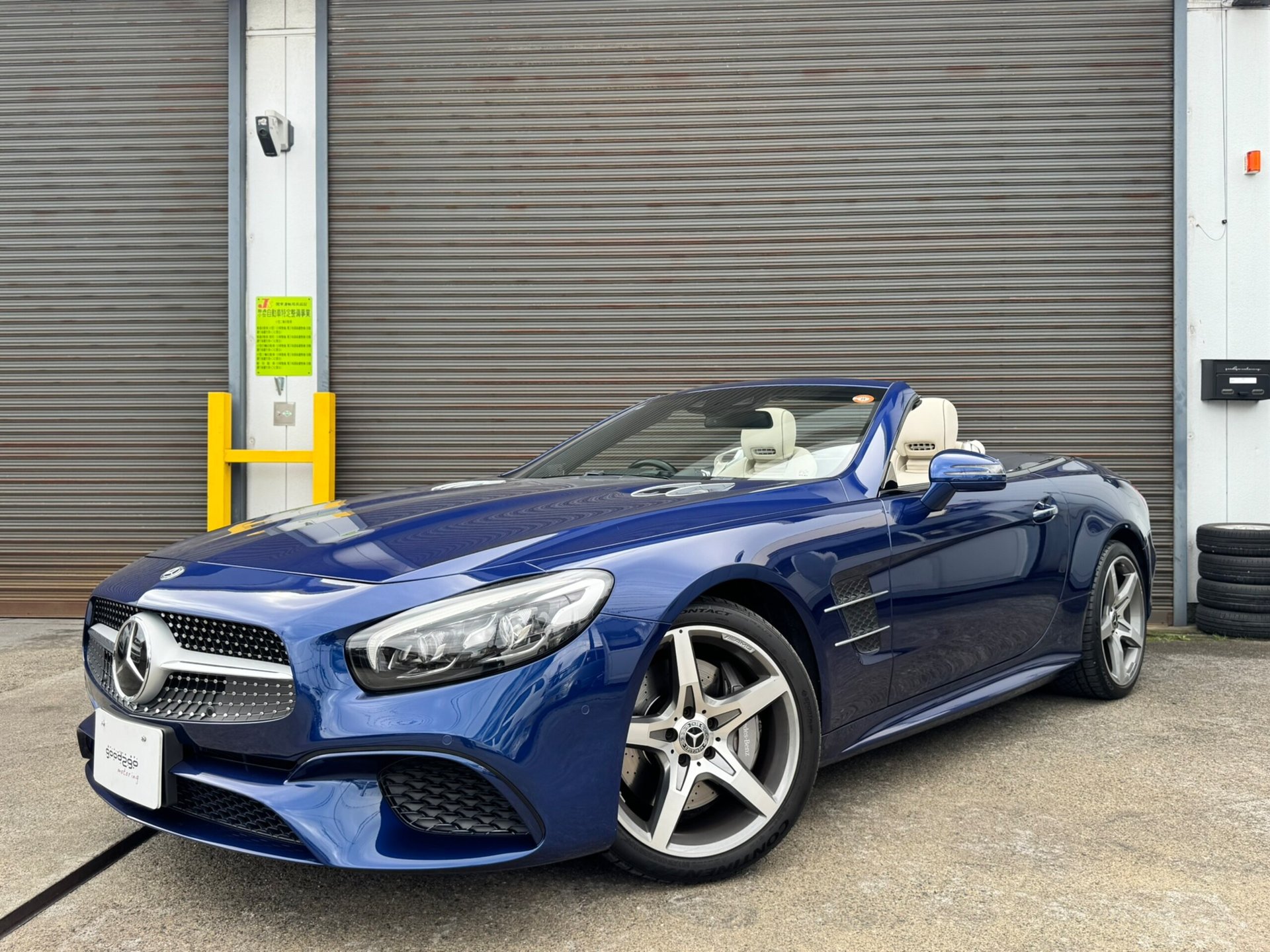MERCEDES-BENZ SL - View 1