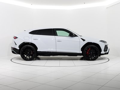 LAMBORGHINI URUS - 4