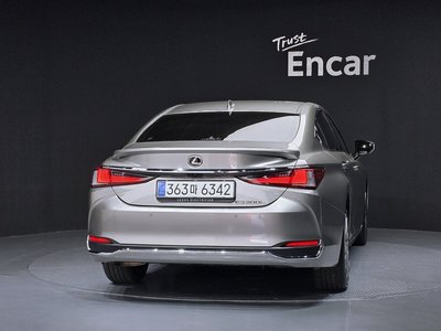 2025 LEXUS ES 照片 3