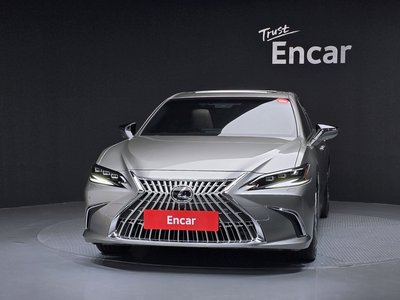 2025 LEXUS ES 照片 2