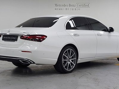 MERCEDES-BENZ E-CLASS - 5