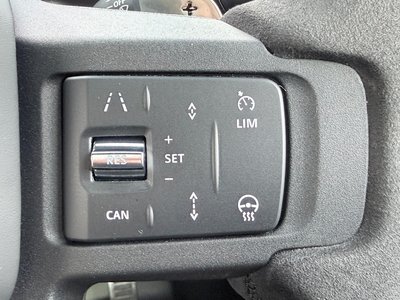 LAND ROVER DEFENDER - 9