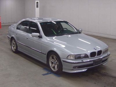 BMW 5 SERIES - 1