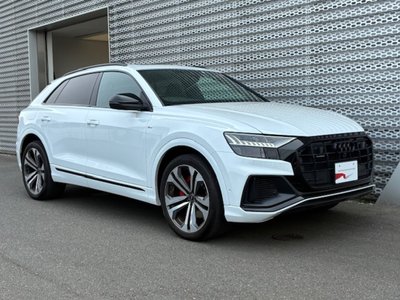 AUDI Q8 - 3