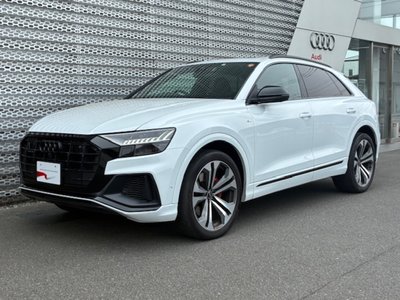 AUDI Q8 - 1