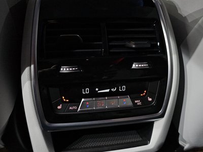2026 BMW XM — миниатюра 26