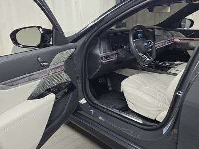 BMW I7 - 10