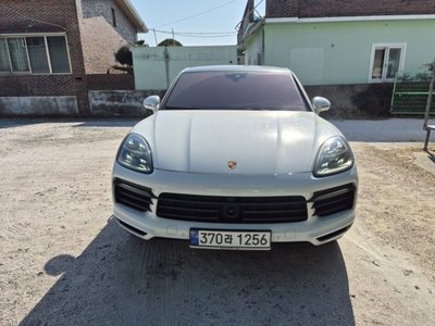 PORSCHE CAYENNE - 1