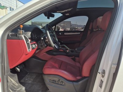 PORSCHE CAYENNE - 8