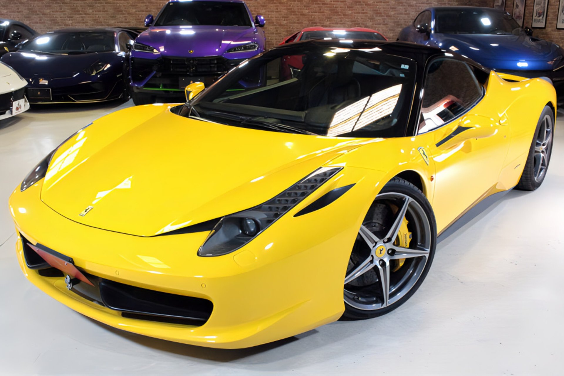 FERRARI 458 ITALIA - View 1