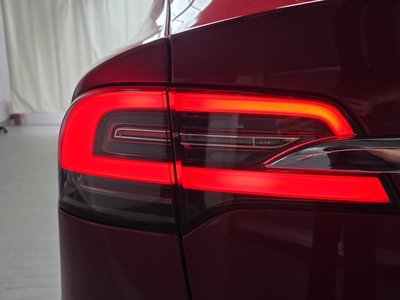 2019 Tesla MODEL X — фото 10