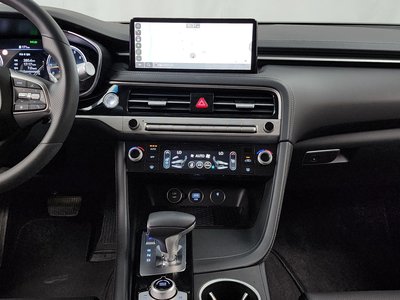 2023 Genesis THE NEW G70 — миниатюра 20