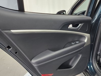 2023 Genesis THE NEW G70 — миниатюра 15