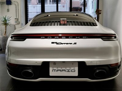 PORSCHE 911 - 4
