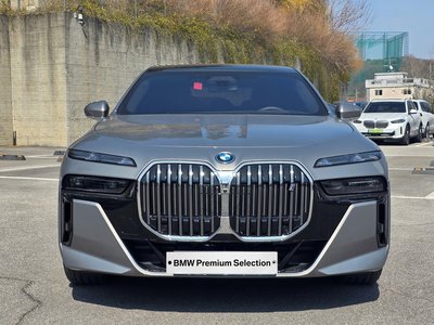 BMW I7 - 2