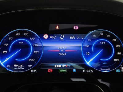 MERCEDES-BENZ EQS - 8