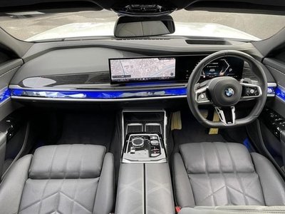 BMW 7 SERIES - 2