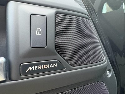 LAND ROVER DEFENDER - 8