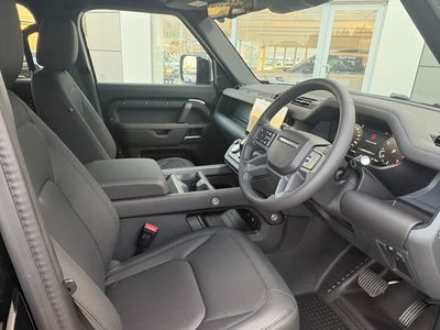 LAND ROVER DEFENDER - 7