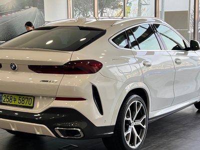 2022 BMW X6 photo 4