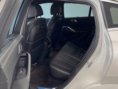 2022 BMW X6 — миниатюра 17