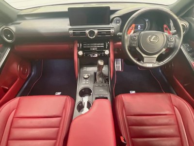 صورة 2 لـ 2021 Lexus IS