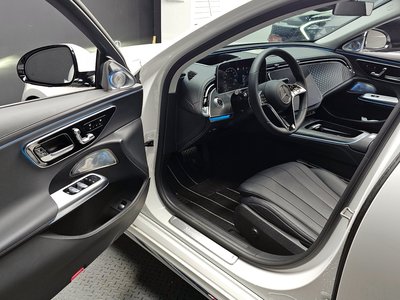 MERCEDES-BENZ E-CLASS - 10