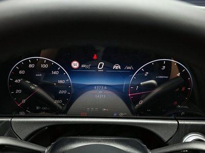 MERCEDES-BENZ E-CLASS - 8