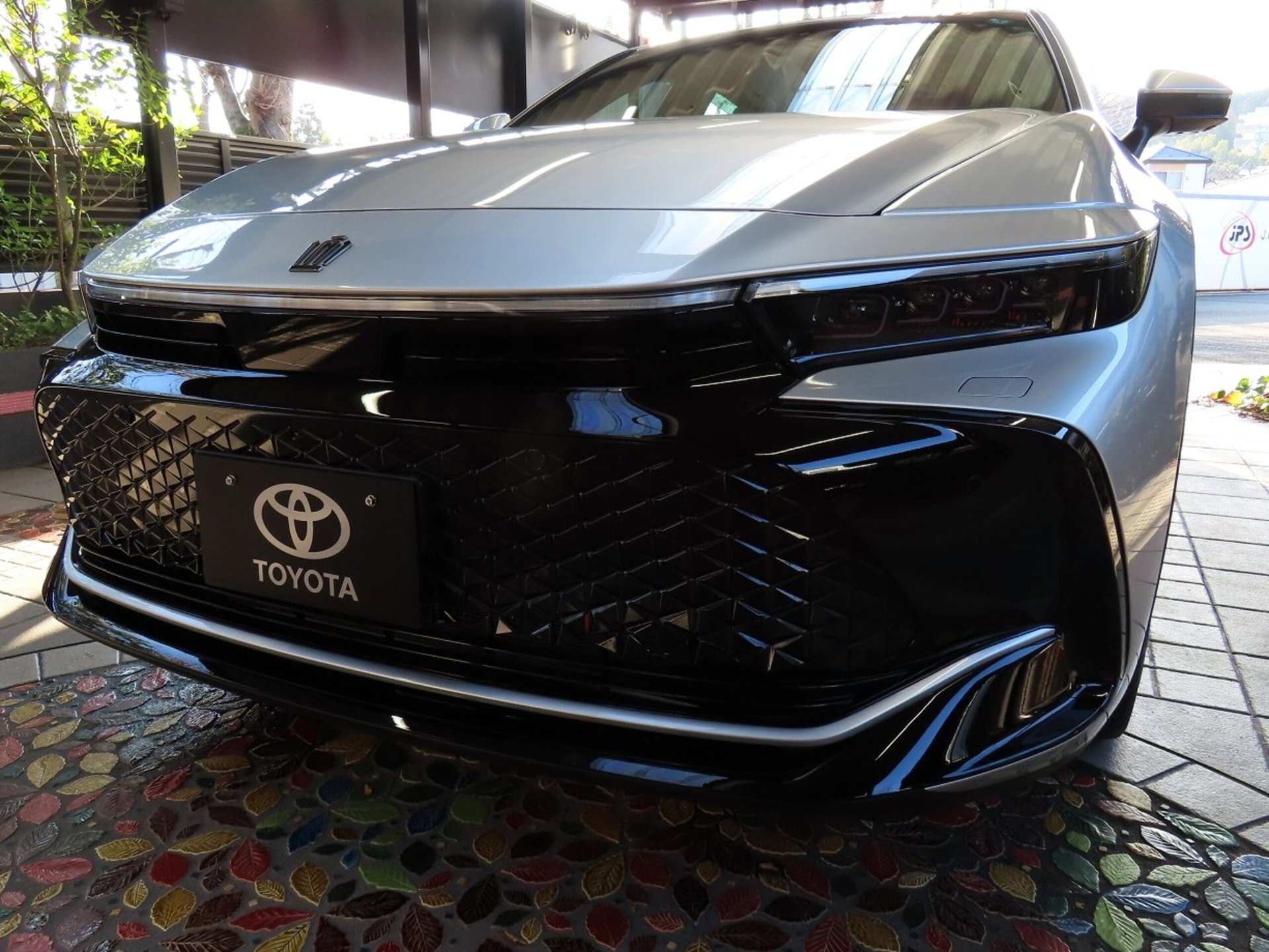 TOYOTA CROWN CROSSOVER - View 1