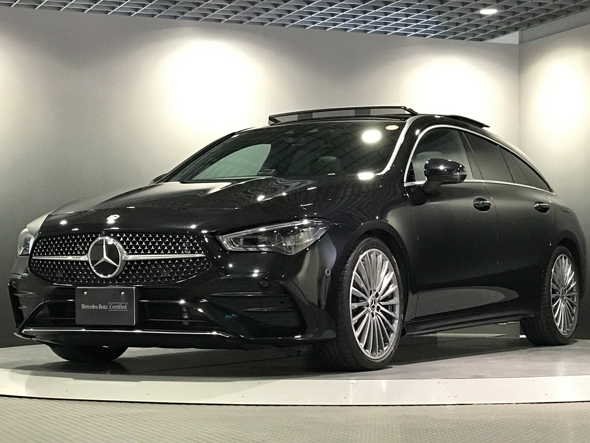 MERCEDES-BENZ CLA SHOOTING BRAKE - View 1