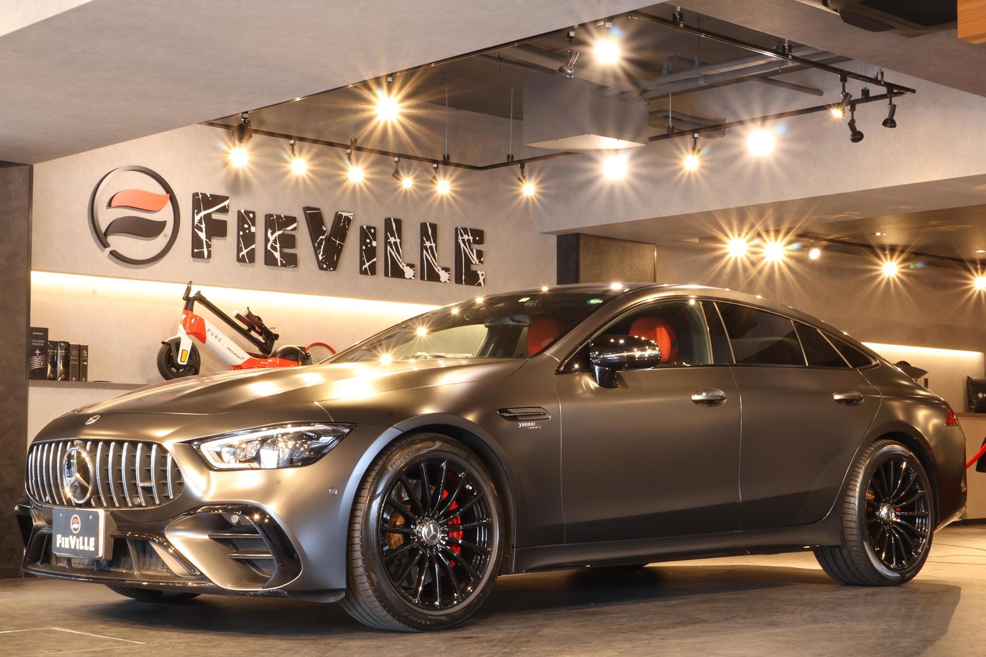 MERCEDES-BENZ GT AMG - View 1