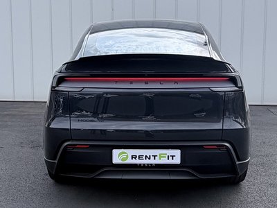 TESLA MODEL Y - 6