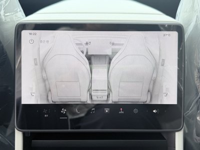 TESLA MODEL Y - 8