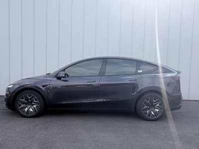 TESLA MODEL Y - 2